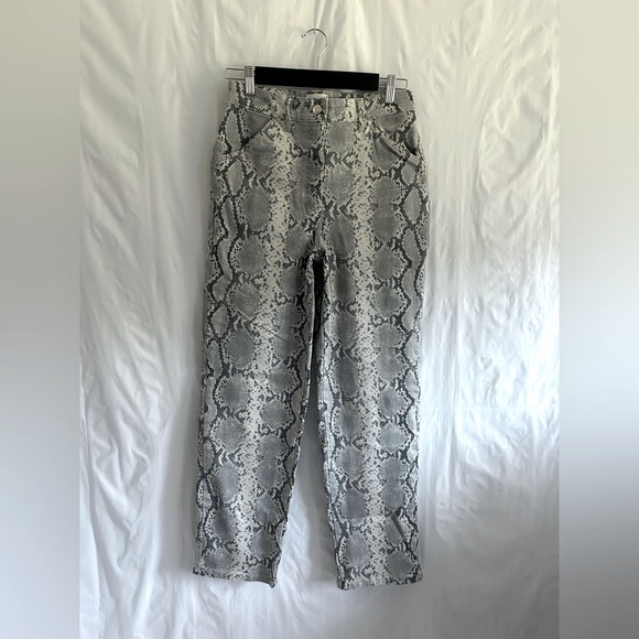 Aritzia Wilfred Free Kelsey Snake Print High Rise Baggy Utility Pants Size 6 - Picture 2 of 11